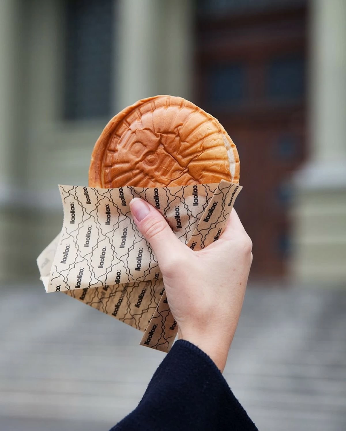 SWEET SANDWICH Llaollao new Brioche pairs warm grilled bread with creamy frozen yogurt and up to three toppings, introduced as part of the brand’s 100th store celebration.