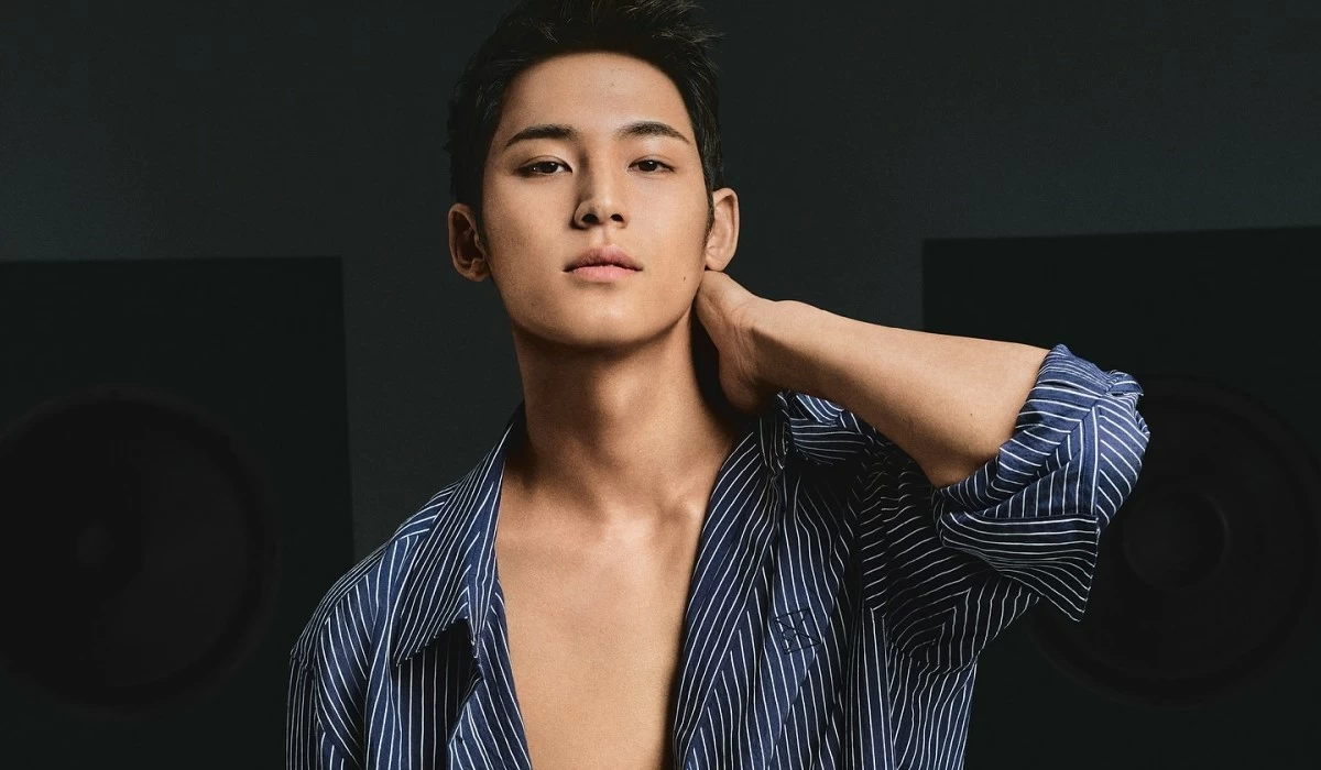 Mingyu (Instagram/Calvin Klein) 