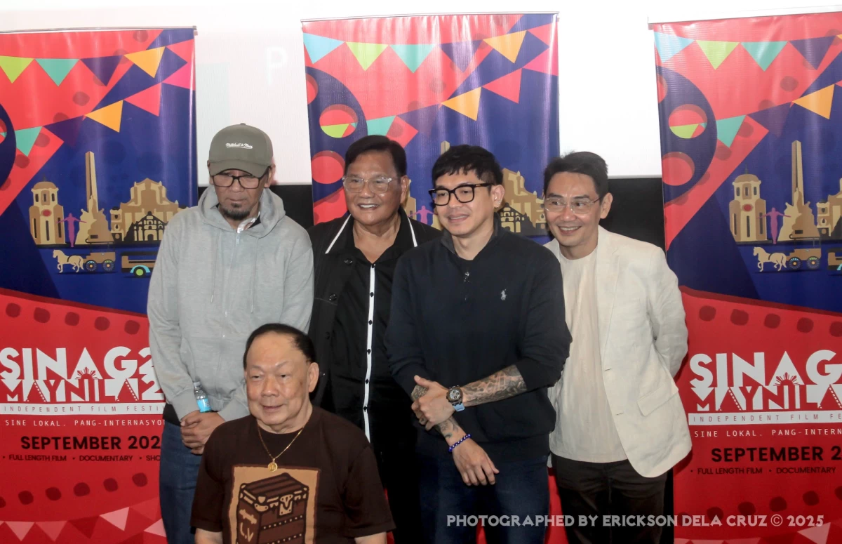 Wilson Tieng (seated), founder of Sinag Maynila Film Festival, poses with four of the five directors for the full-length features category.