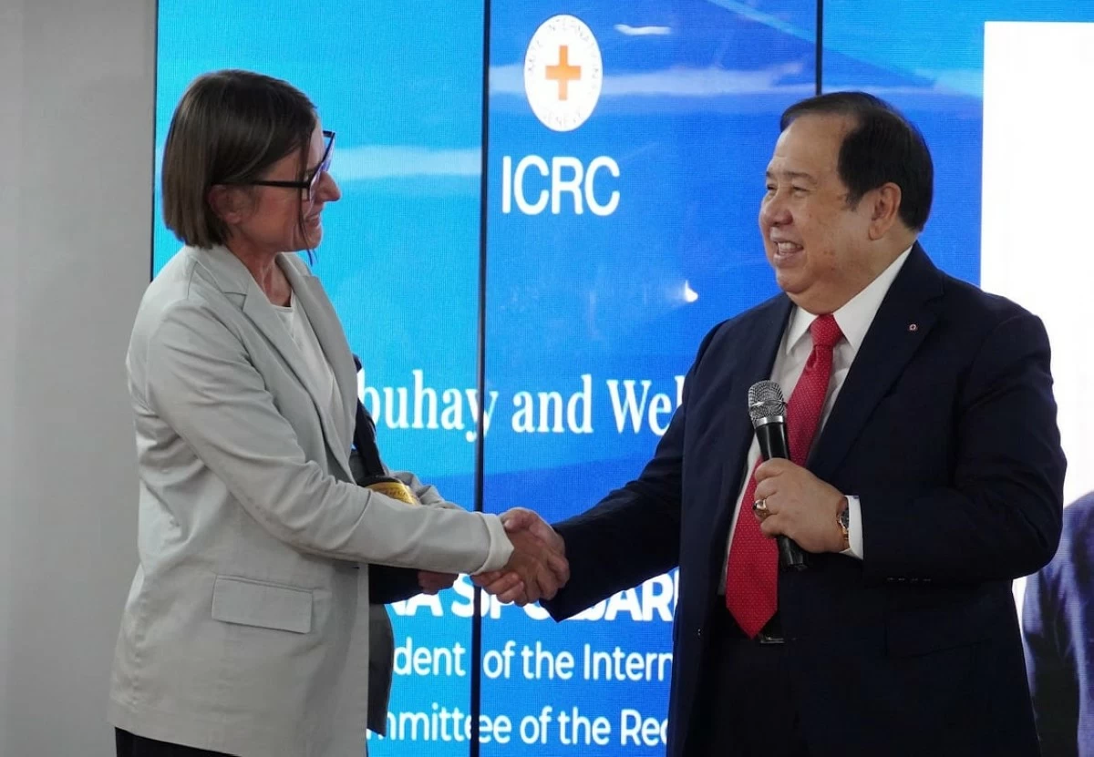 ICRC President Mirjana Spoljaric Egger (left) visits the Philippine Red Cross headquarters in Manila, reaffirming decades of humanitarian partnership and honoring the dedication of Red Cross volunteers. (Photo from PRC)