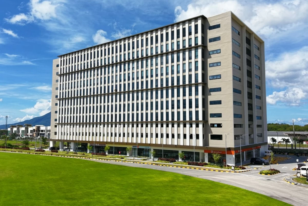 LIMA Tower One, Batangas’ premier office development designed with the future in mind, was recognized as the Best BPO Office Development at the 2025 PropertyGuru Philippines Property Awards, affirming its contribution to advancing the IT-BPM industry in the region.