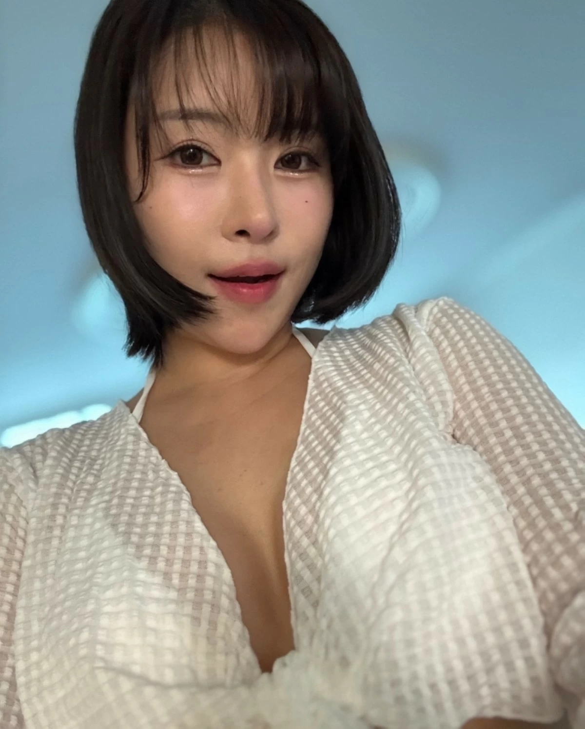 Korean comedian and actress Lee Se-young after plastic surgery (Instagram)