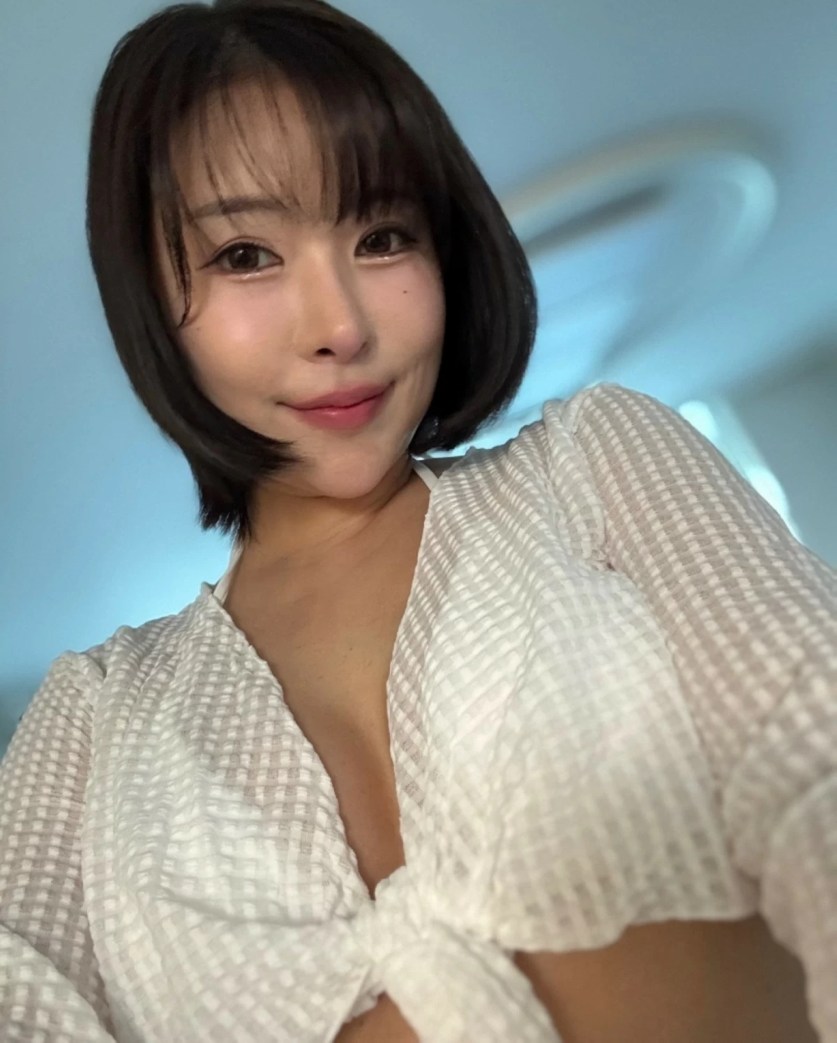 Korean comedian and actress Lee Se-young after plastic surgery (Instagram)