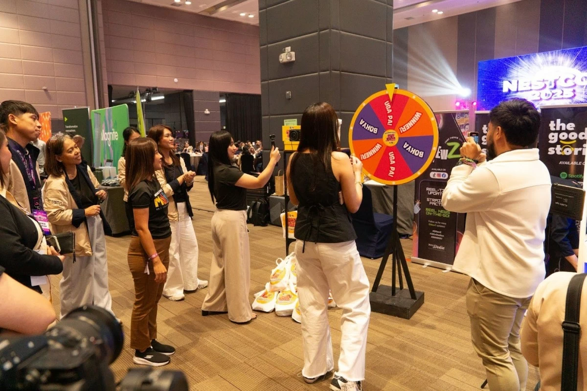 NestCon attendees try out the RMN Roleta firsthand.