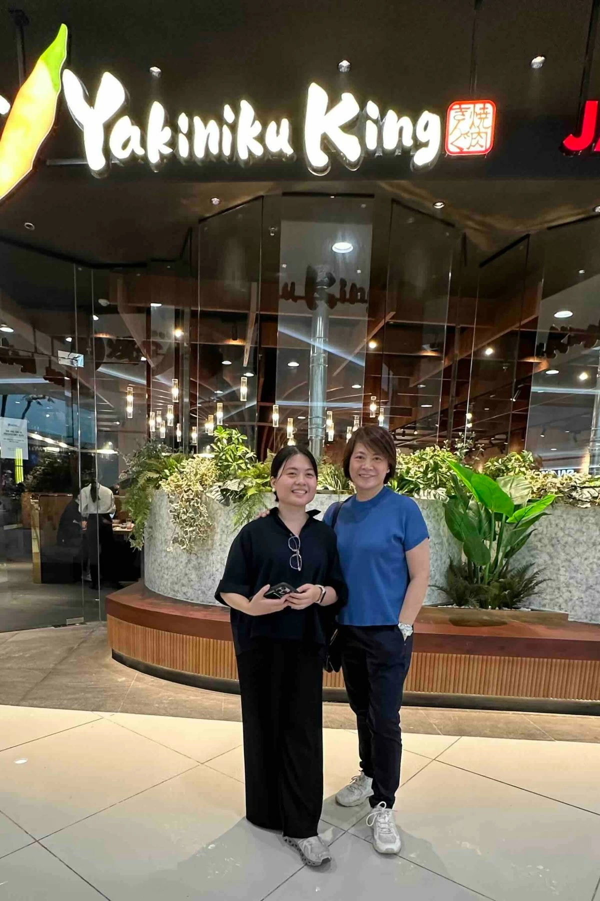 Mia and Emelda Teng welcomes you to Yakiniku King.