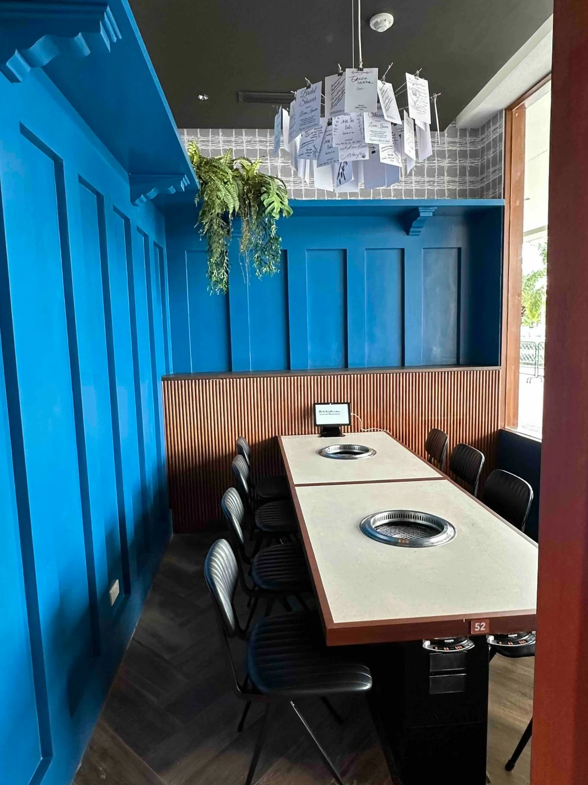 A typical Yakiniku King private room.