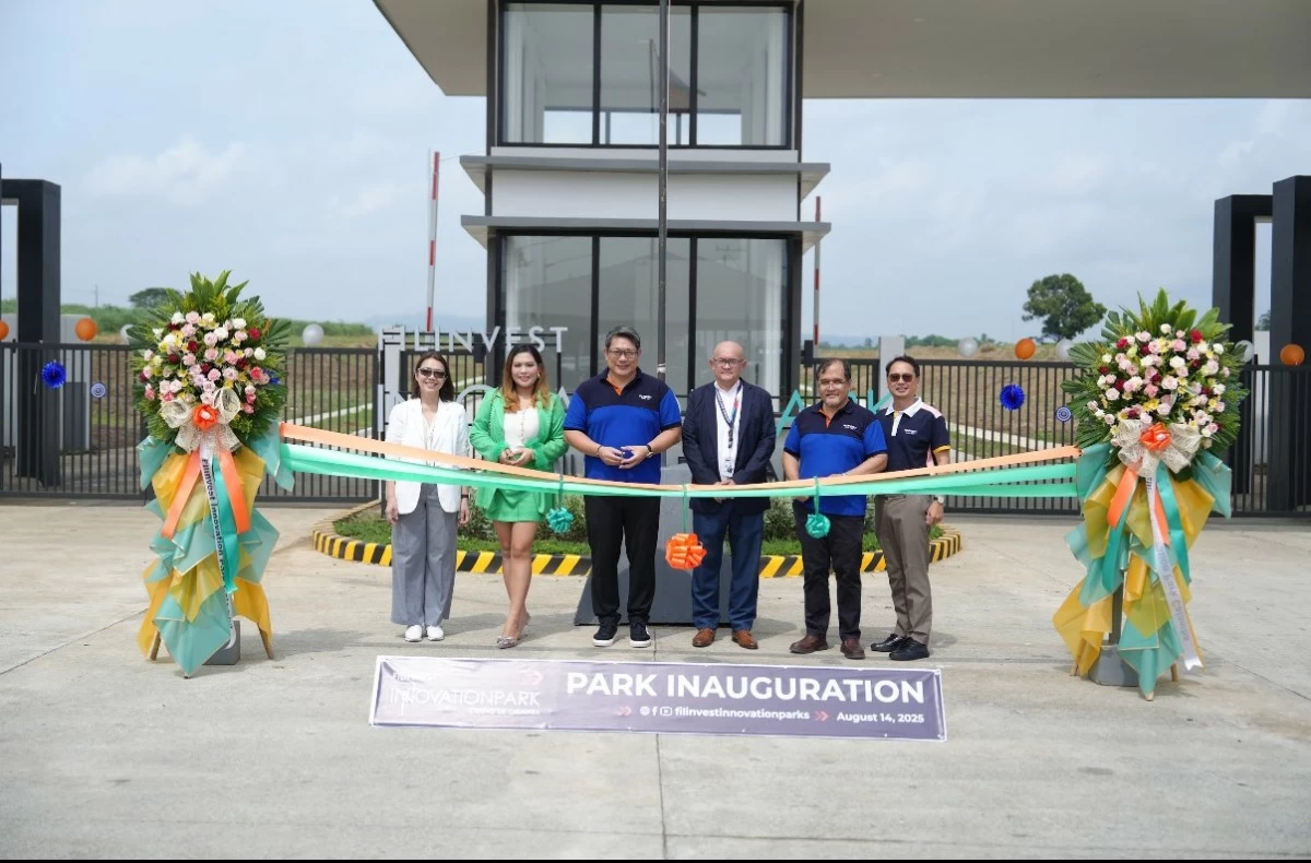 Cherie Fernandez, president, SHAREPRO Inc; Madell Donna Manaig, Brgy. Bubuyan captain; Tristan Las Marias, president and CEO, Filinvest Land; Mark Ramon Filart, PEZA zone manager, FTP-SEZ; Francis Ceballos, SVP, Industrial and Logistics BU head, Filinvest Land; and Ven Guce, CFO, Filinvest Development Corporation