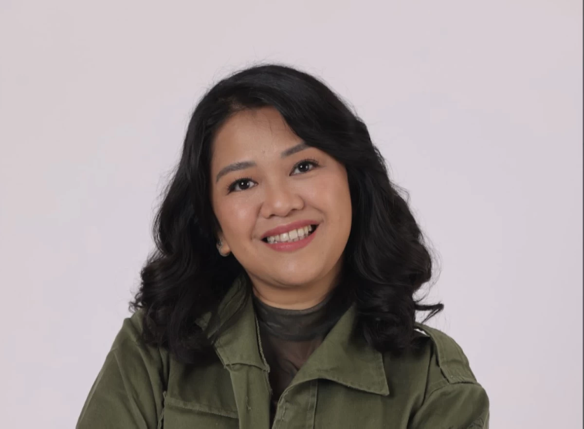 Sigrid Bernardo earned a Best Director award at the inaugural Puregold CinePanalo for her work on Pushcart Tales.

