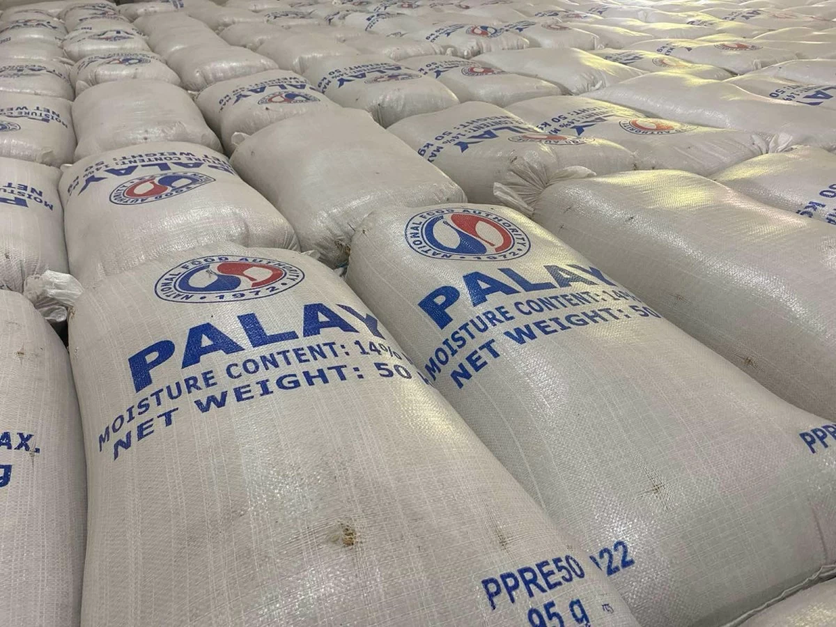 Unmilled rice inside a warehouse (Dexter Barro II/MANILA BULLETIN)