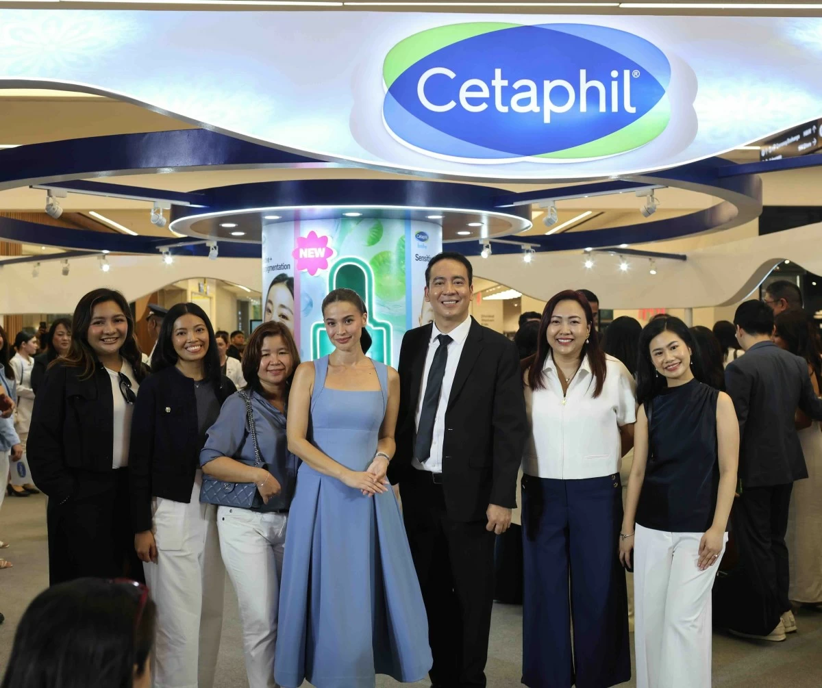Cetaphil brand ambassador, Anne Curtis-Smith with the Galderma Philippines_team