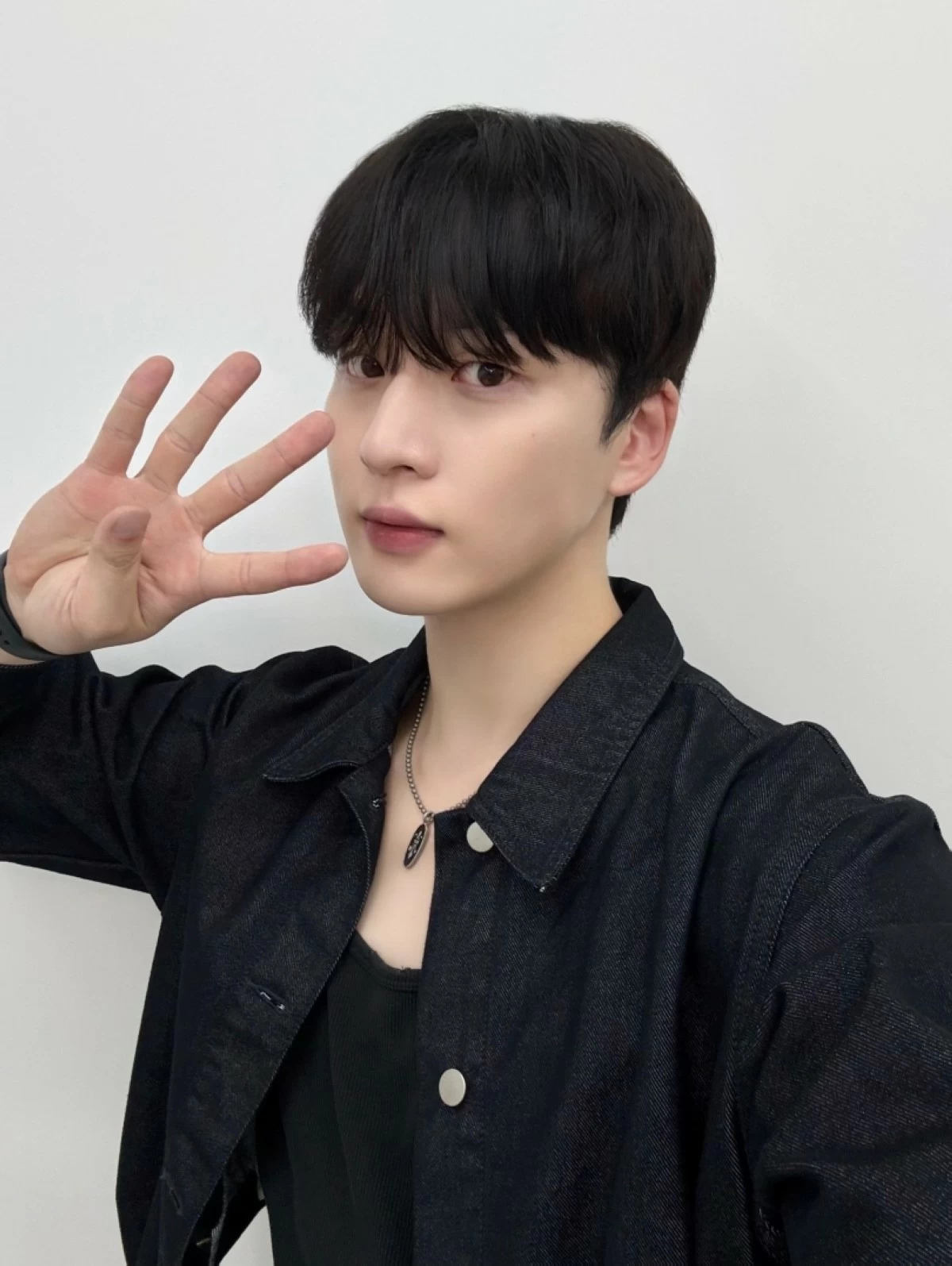 Kim Kang Min (Quuuniverse on X) 