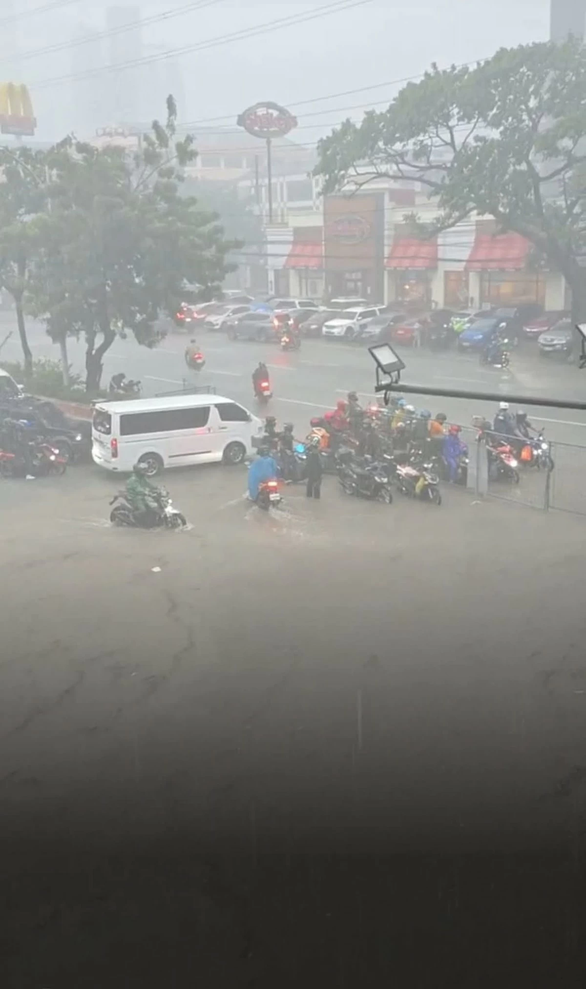 (Photo courtesy of Philippine Weather System/Pacific Storm Update)