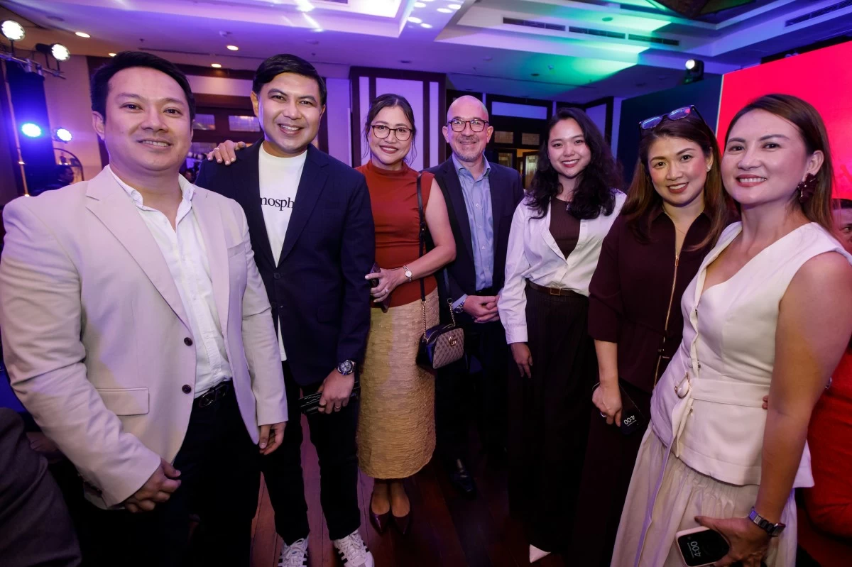 Engel De Ramos of Remax Unlimited; Julius De la Cruz of Remax Unlimited; Rosette Galura of Remax Unlimited; Jose Juan Jugo, SM executive vice president and group head of Signature Series; Jessica Sy, vice president and head of Design, Innovation, and Strategy for SM Residences and SM Prime Holdings; Maggie Dy, vice president for Business Development of Signature Series; and Cindy Javier Jison of Remax Unlimited