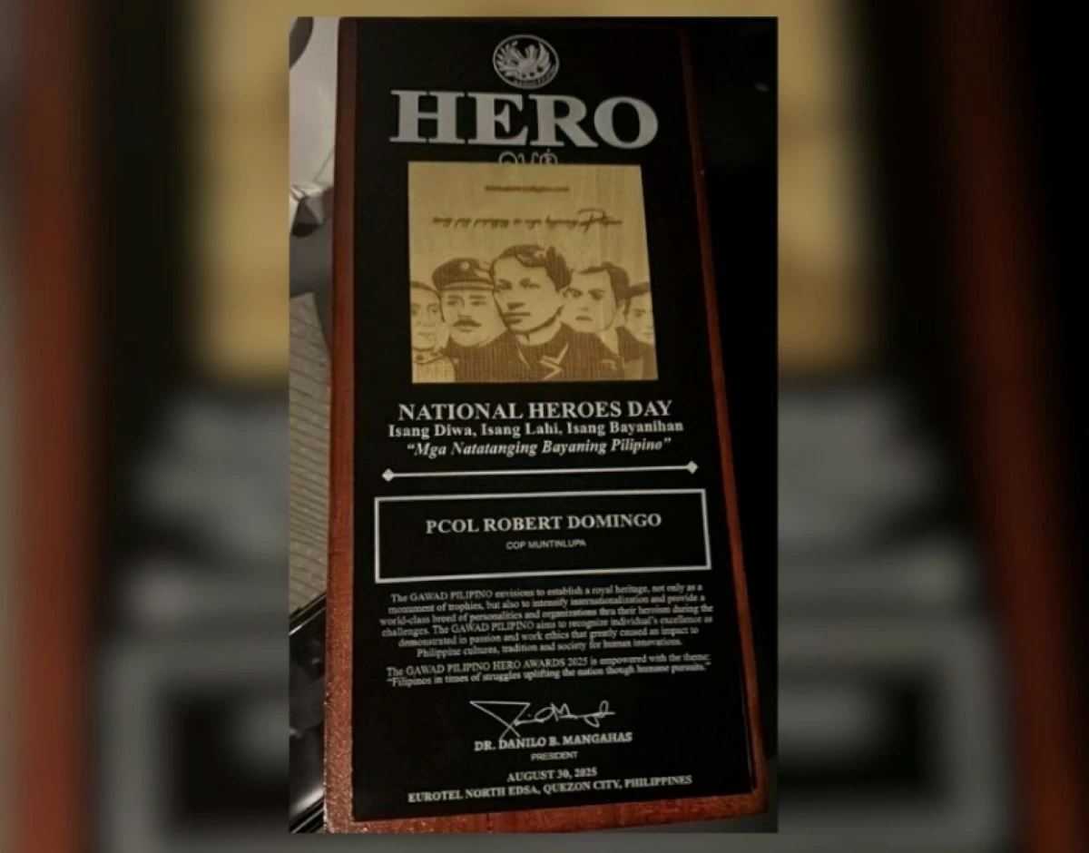 Col. Robert Domingo's award (Photo from the Muntinlupa police's Facebook page) 