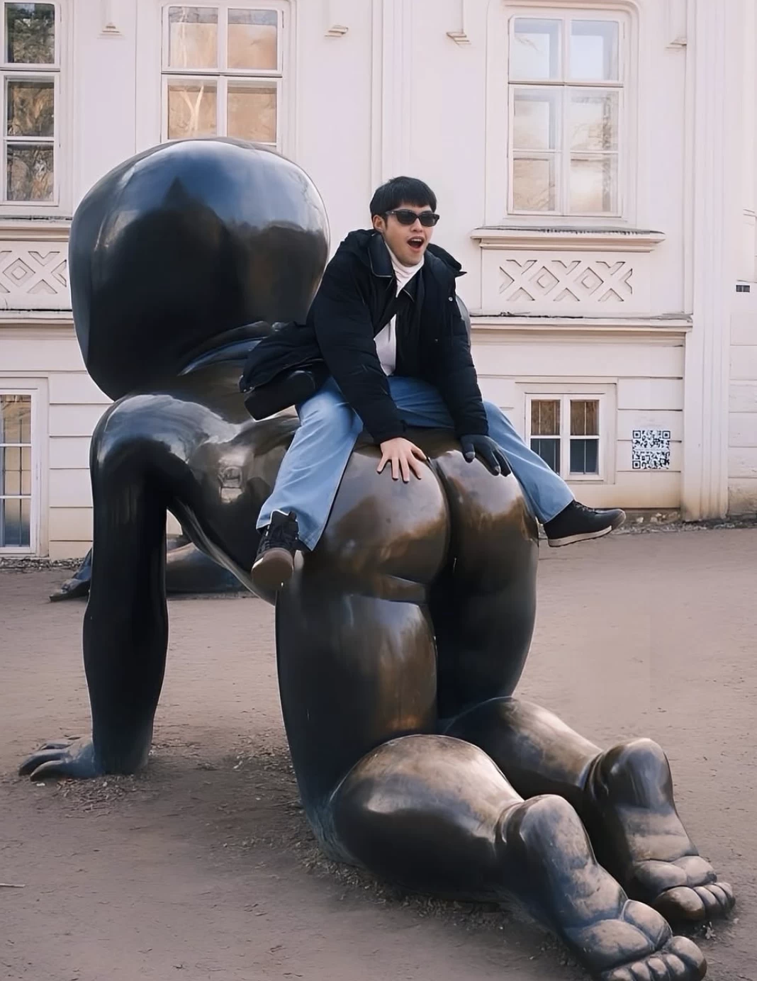 Elijah Canlas in Prague (Instagram)