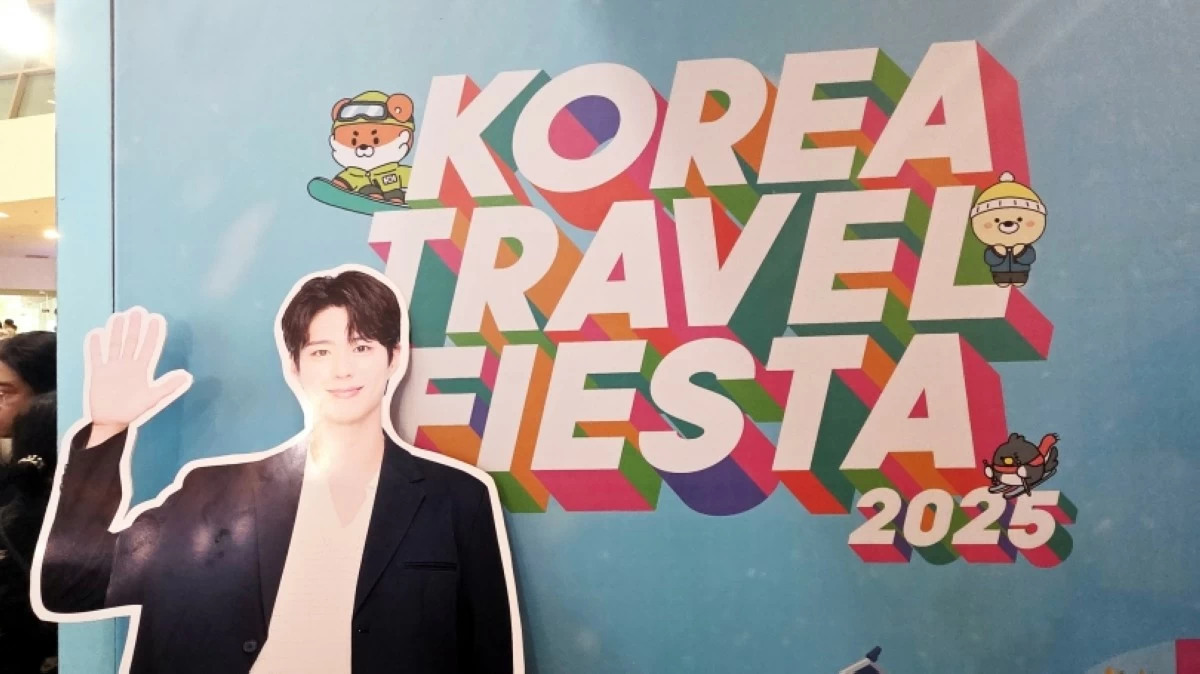 A standee of Korean actor Park Bogum, the new honorary ambassador for Korea tourism (Jonathan Hicap)