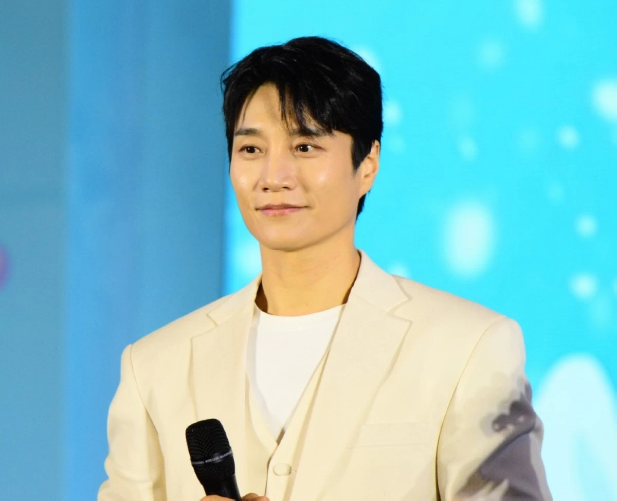 Kim Dahyun (Jonathan Hicap)