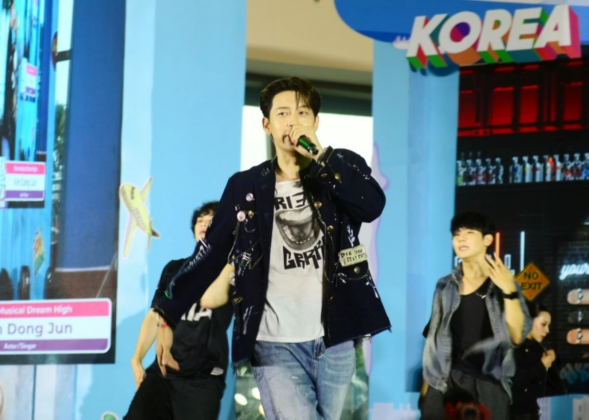 Se7en (Jonathan HIcap)