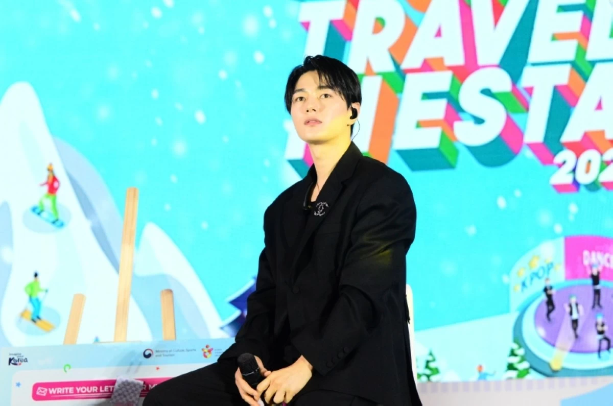 Korean star Kim Myung-soo (Jonathan Hicap)