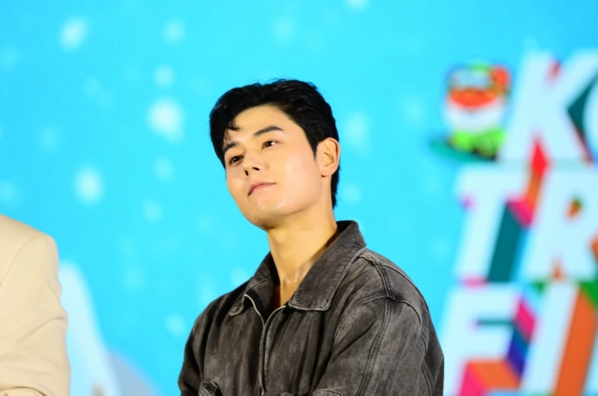Kim Dongjun (Jonathan Hicap)