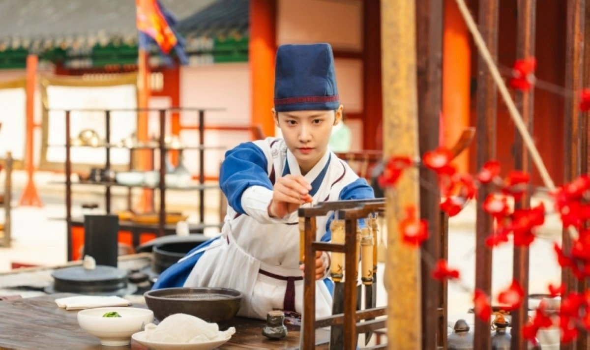Yoona in “Bon Appétit, Your Majesty” (tvN)