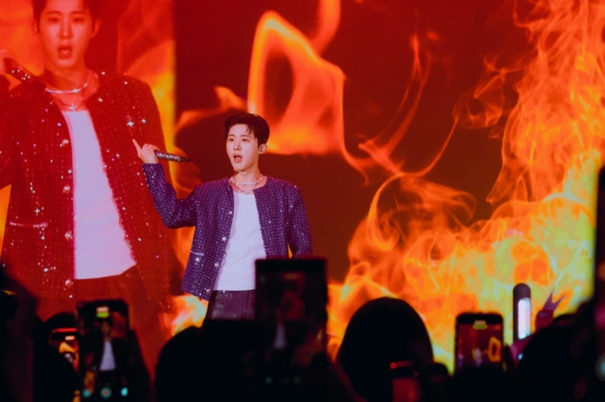 B.I performing at his “The Last Parade Tour in Manila” on Aug. 30 at the SM North EDSA Skydome (Photo courtesy of Diadema Paiso)