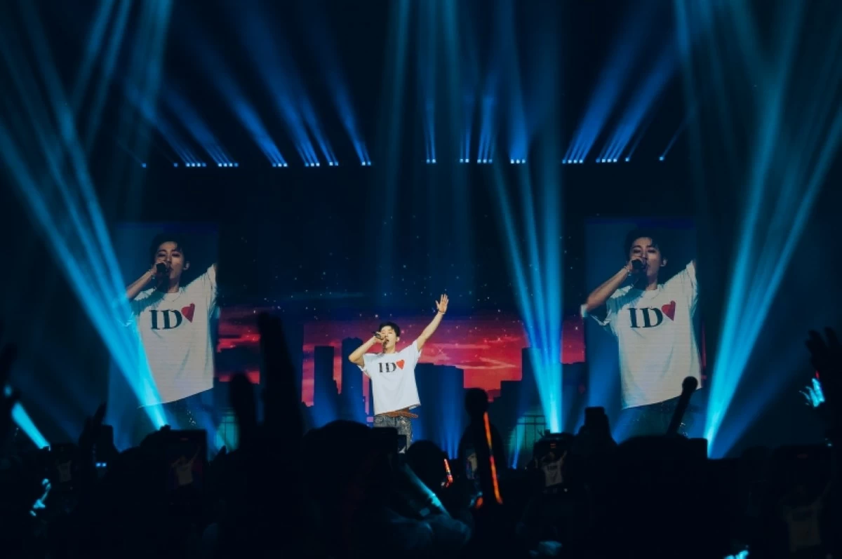 B.I performing at his “The Last Parade Tour in Manila” on Aug. 30 at the SM North EDSA Skydome (Photo courtesy of Diadema Paiso)