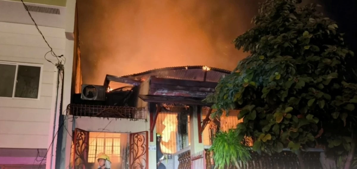 The fire in Barangay Putatan, Muntinlupa on Sept. 1 (Photo from the Muntinlupa City Department of Disaster Resilience and Management)