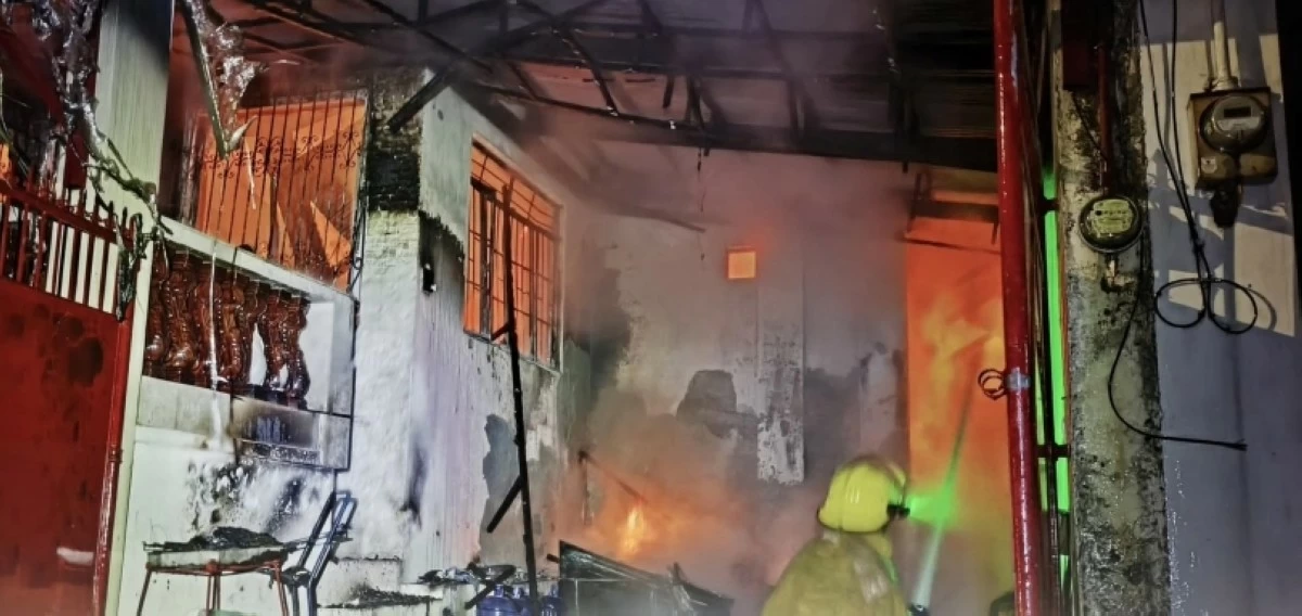 The fire in Barangay Putatan, Muntinlupa on Sept. 1 (Photo from the Muntinlupa City Department of Disaster Resilience and Management)