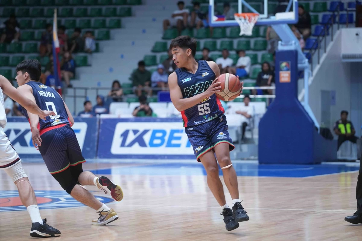 Edward Paul Labayen shows worth for Rizal Xentromall Golden Coolers. (MPBL)