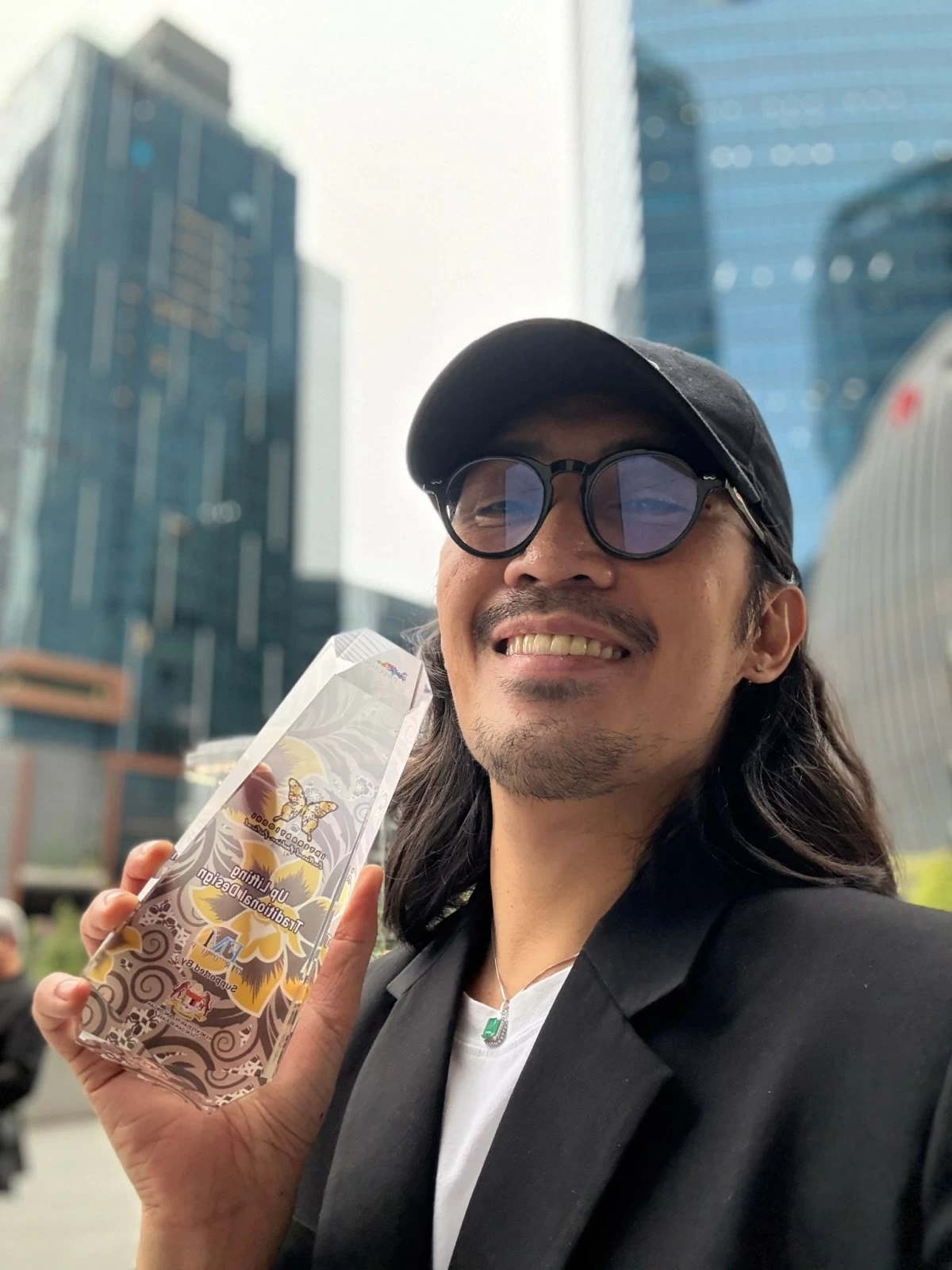 Ushi and his Uplifting Traditional Designer Award