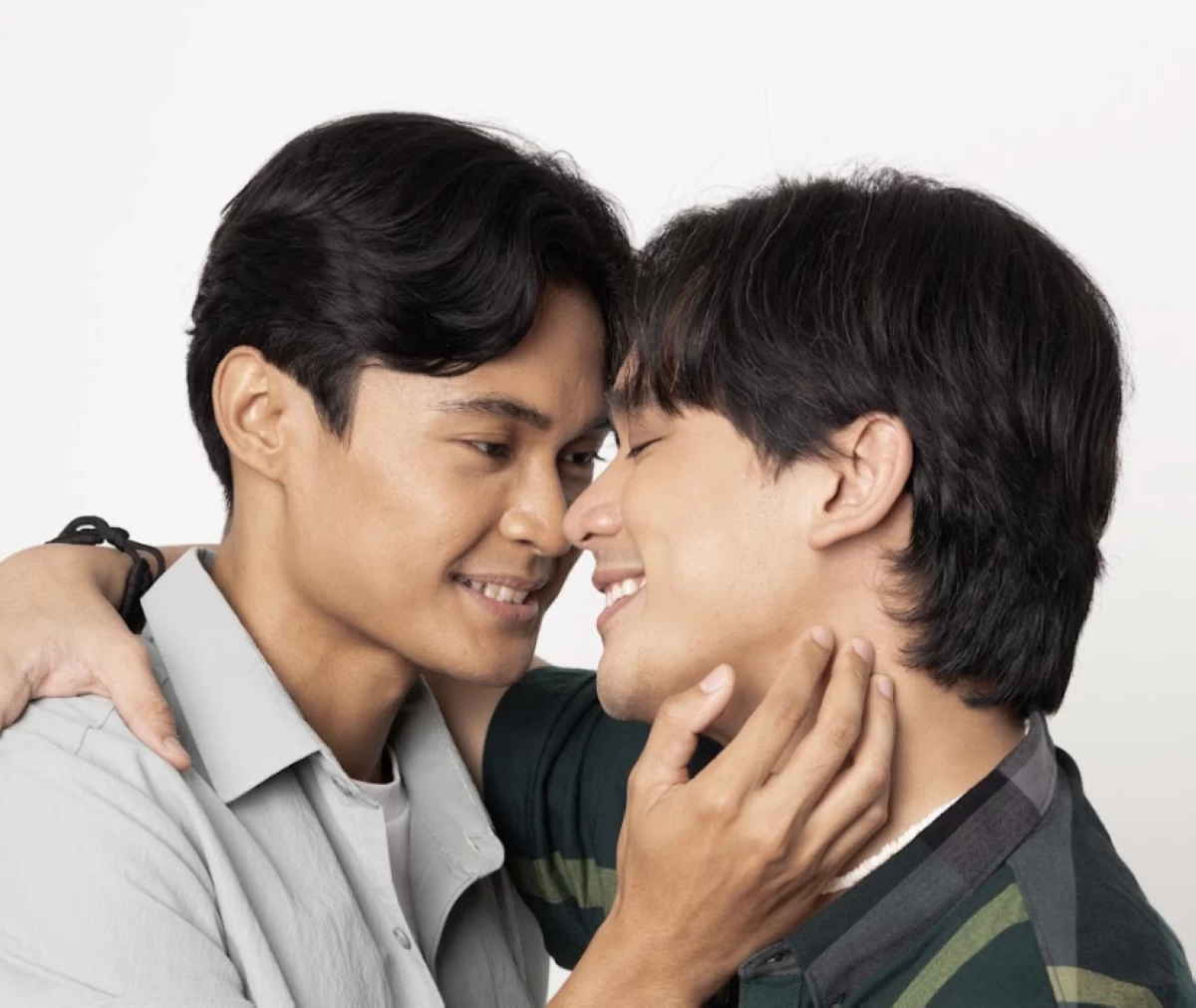 Mikoy Morales (right) and Esteban Mara