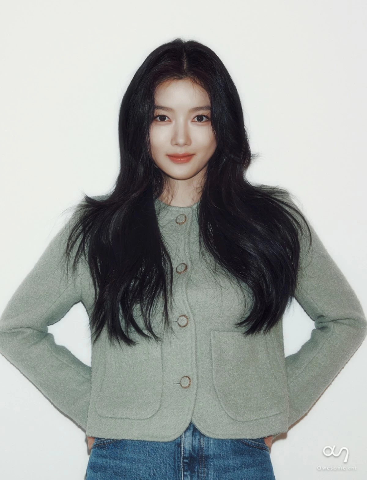 Kim Yoo-jung (Awesome Entertainment) 