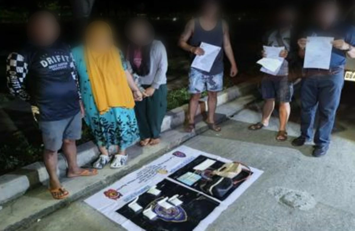 The police with the three arrested suspects (left) (Photo from SPD)