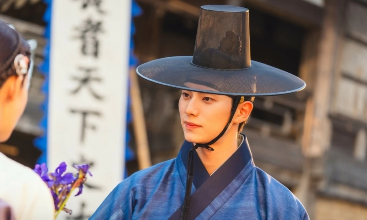 Lee Chae-min in episode 6 of “Bon Appétit, Your Majesty” (tvN)