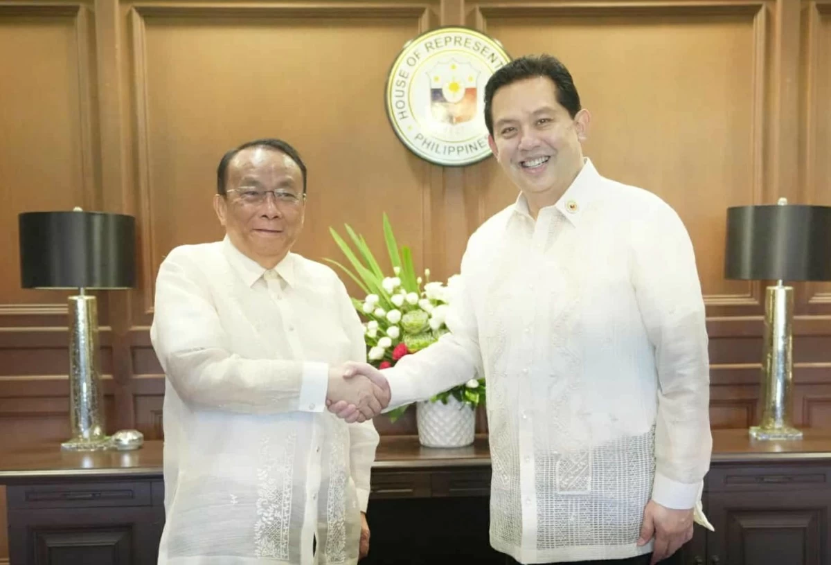 Executive Secretary Lucas Bersamin (left), House Speaker Martin Romualdez (PPAB)