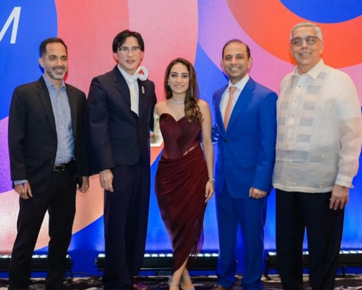 Avinash Uttamchandani, Steven Tan, Shanaya Mirani, Rajiv Mirani, and George Mirani