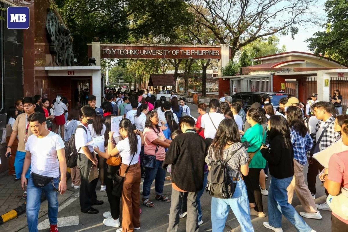 Thousands of students takes the PUP College Entrance Test (PUPCET) in Sta. Mesa, Manila on Jan. 28, 2024. (MANILA BULLETIN/Arnold Quizol)