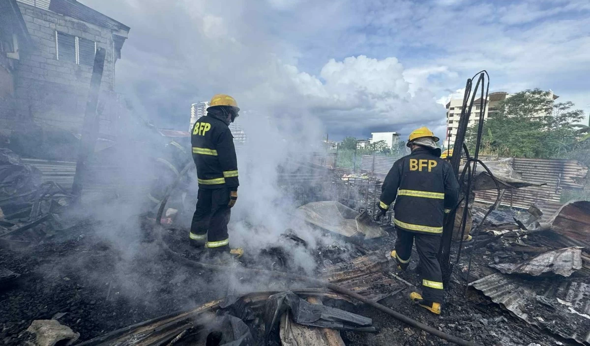 The fire in Barangay Ususan, Taguig on Sept. 11 (Photo from BFP Taguig's Facebook page) 