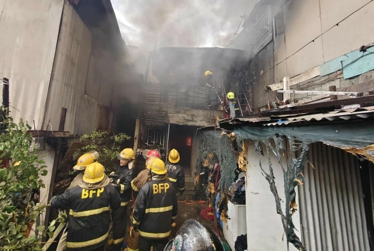 The fire in Barangay Ususan, Taguig on Sept. 11 (Photo from BFP Taguig's Facebook page) 