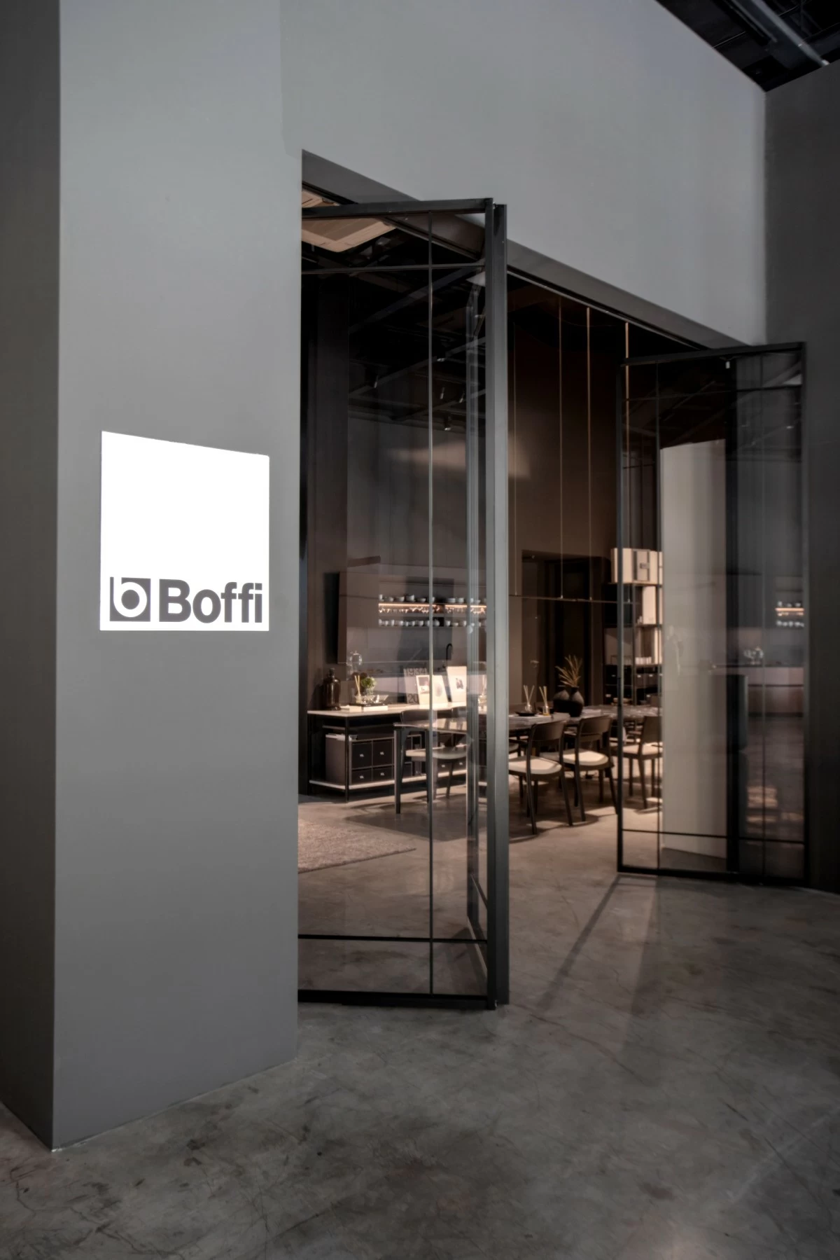 ADL deco rototranslating door