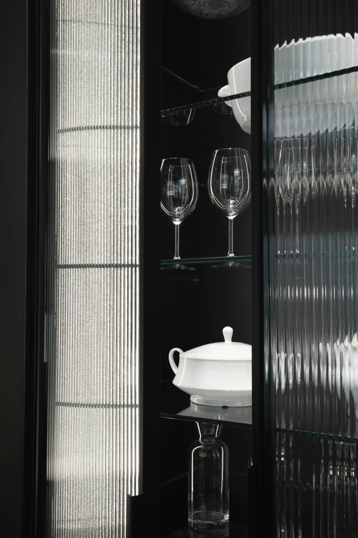 Xila tall units by Luigi Massoni