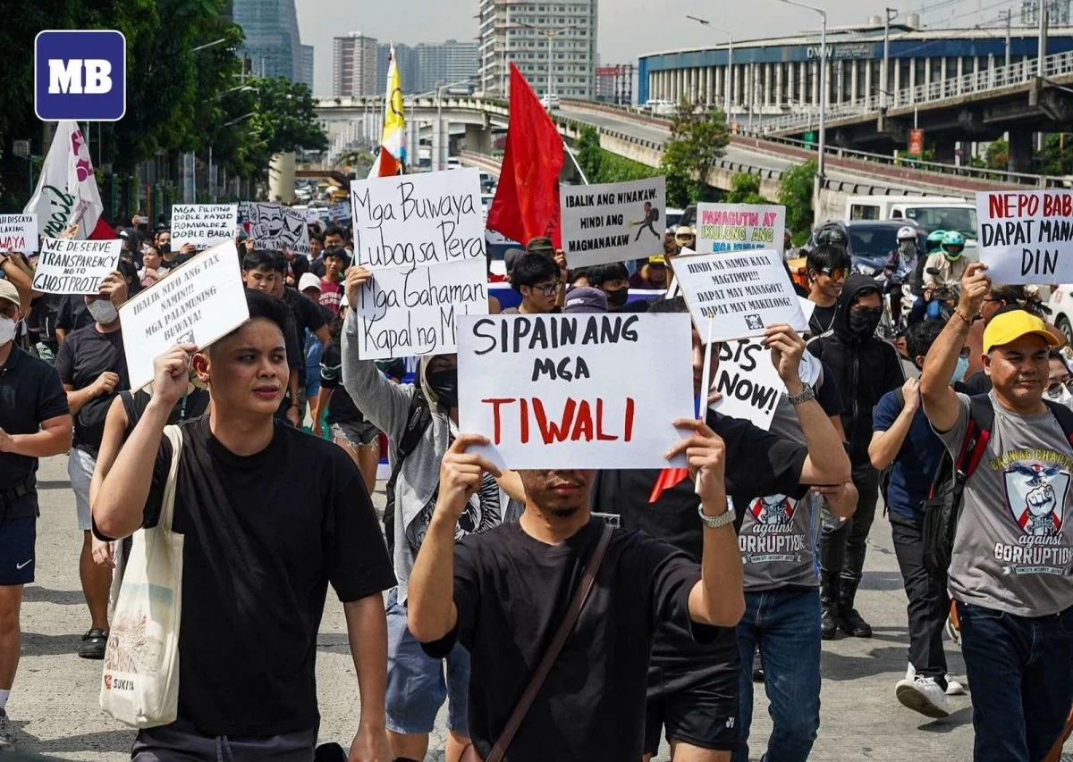 Progressive groups staged a protest march from EDSA Shrine to the EDSA People Power Monument on Saturday, September 13, 2025, calling for accountability over corruption in flood control projects.(John Louie Abrina)