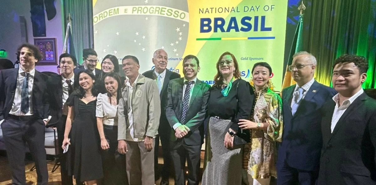 Ambassador Gilberto Fonseca Guimarães de Moura  with the Brazil Embassy official family  