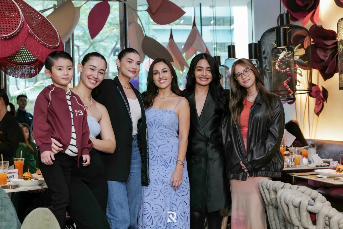Homegrown Theo Tiu with Sparkle GMA’s Sandy Riccio, Rhian Ramos, RMA founder & CEO Jade Riccio, PBB finalist Vivoree, and the promising Brielle Bitanga.