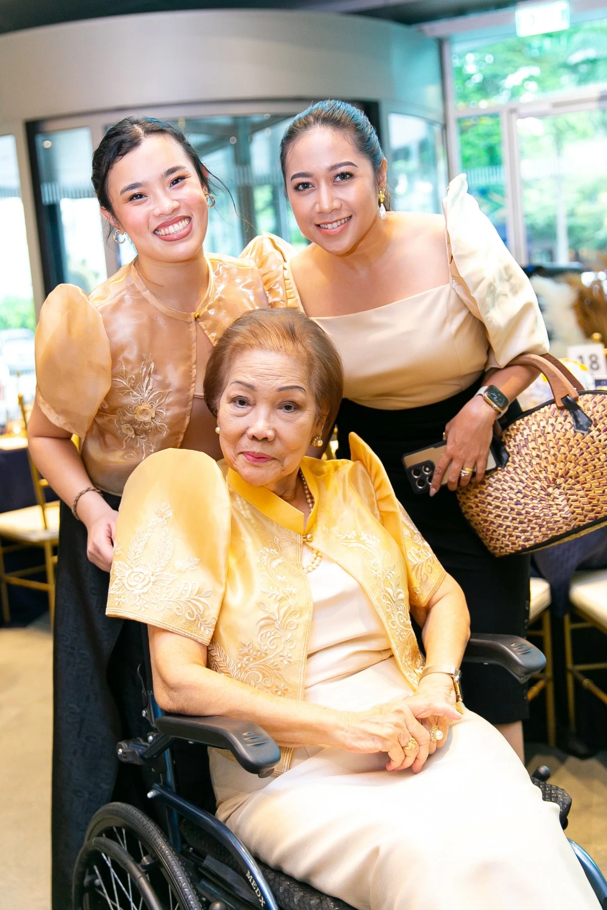 Winona Sharissa Alenny Barretto, Glenda Barretto, and Natasya Calip