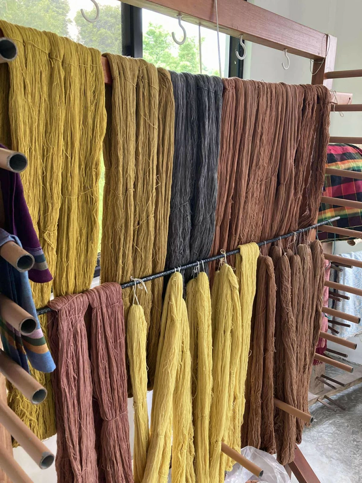 VIVID COLORS These fabrics were dyed using natural materials.