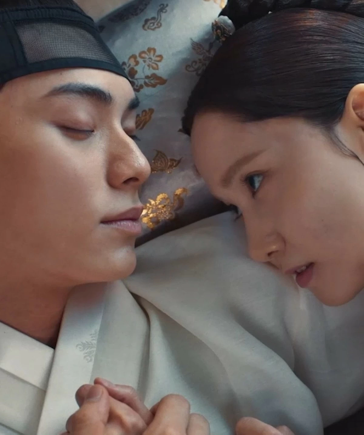 Yoona and Lee Chae-min in 