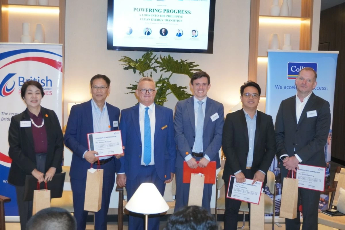 (From Left: Philippine Economic Zone Authority (PEZA) Deputy Director General for Finance and Administration Hon. Maria Veronica Magsino, HDF Energy Philippines Holdings, Inc. Business Development Director  Mr. Bernard Tuanquin, BCCP Trustee Stephen Phillips, British Embassy Manila Economic and Climate Counsellor Mr. Lloyd Cameron, Department of Energy (DOE) SEMD Division Chief Hon. Edward Neri, and Shell Energy Philippines, Inc. President and CEO Bernd Krukenberg)