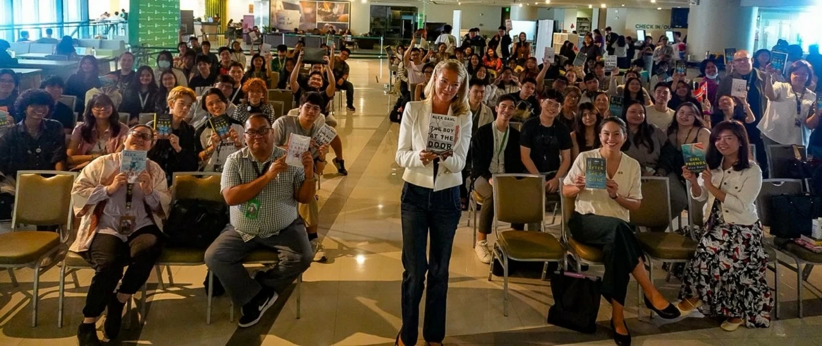 Alex Dahl with the students and faculty of literature at the De La Salle University Learning Commons.